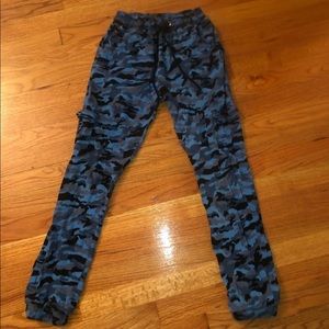 camo pants extra small